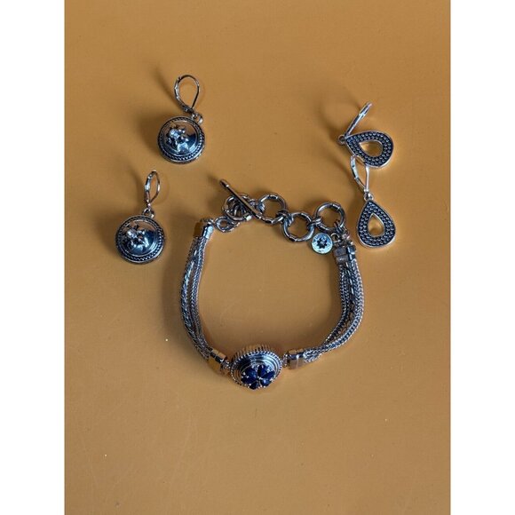 Vintage PGSC Snap On Jeweled Bracelet and 2 Sets of Pierced Earrings 7 - 8 1/2" - Picture 4 of 8